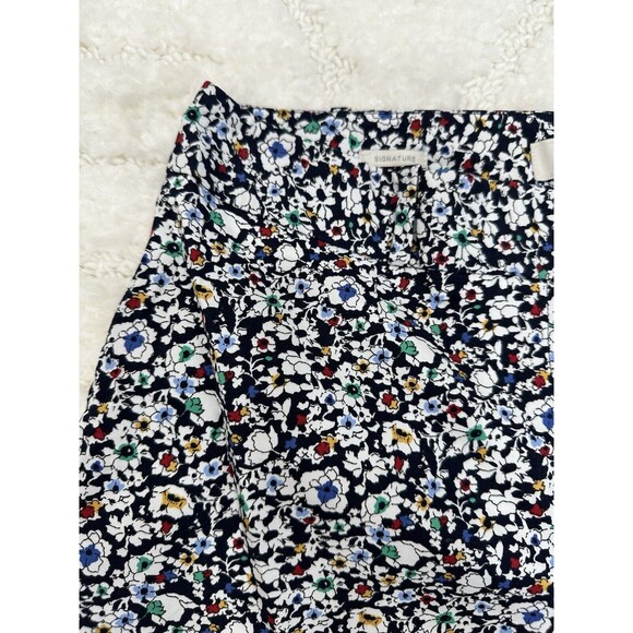 Talbots Signature Crop Chino Pants 8 Women's Blue Ditsy Floral Navy Casual NEW - Picture 2 of 10